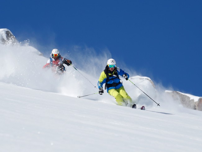 Skifahren im Tiefschnee © Photo Austria_Herbert Raffalt